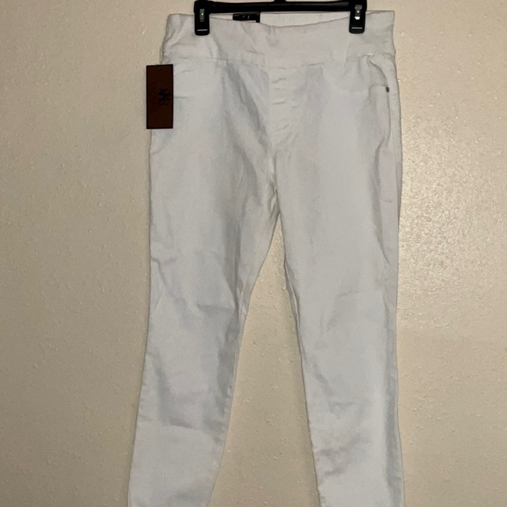 Jeans - Picture 1 of 9